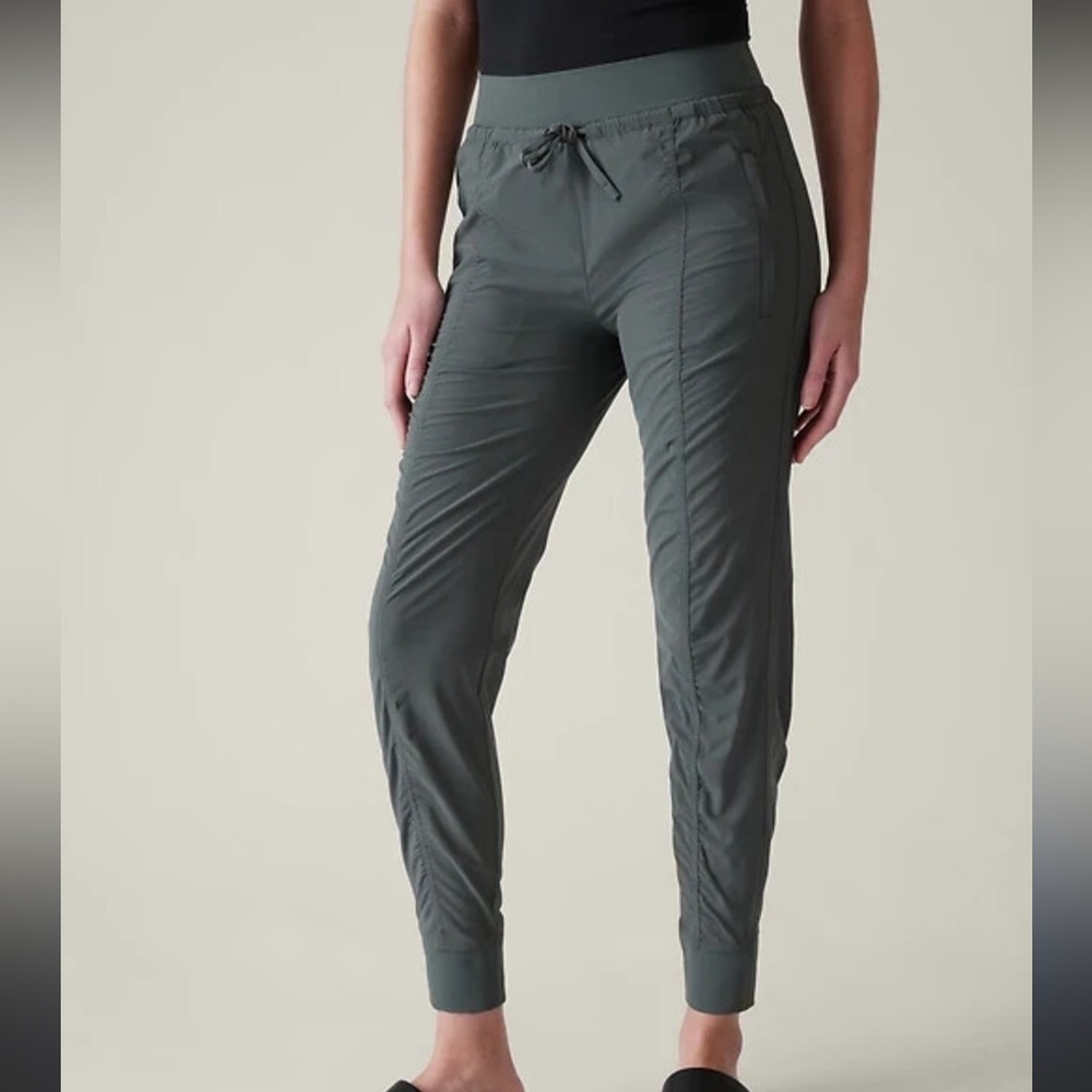 athleta mid rise jogger